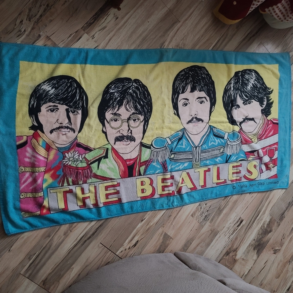 THE BEATLES 🎵 RARE vintage beach towel